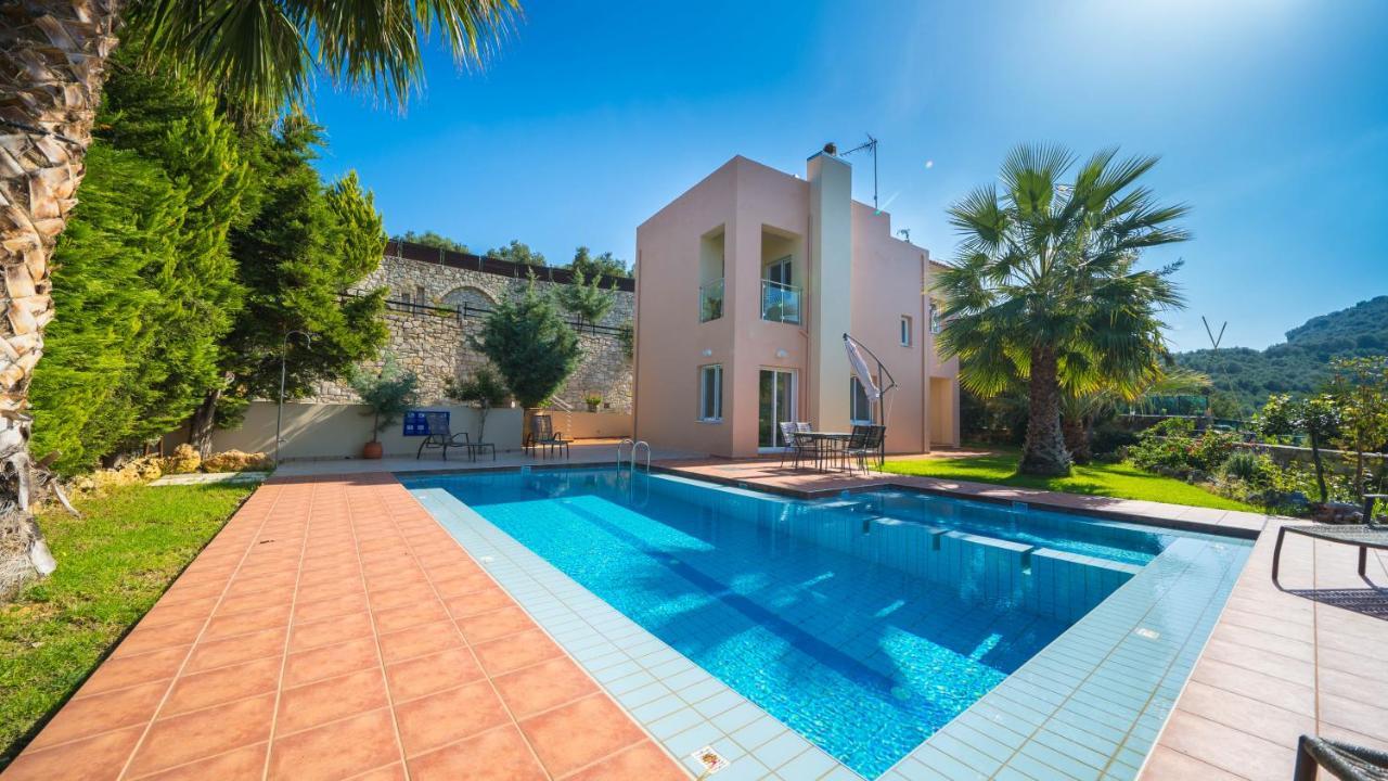 Meliades Villas Agia Marina  Exterior photo